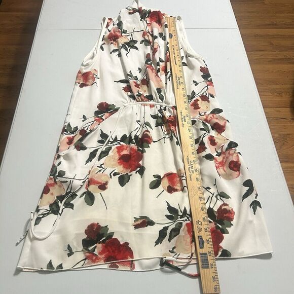 Aritzia Wilfred Sabine Dress White Red Green Floral Pockets Size Medium - Picture 6 of 11